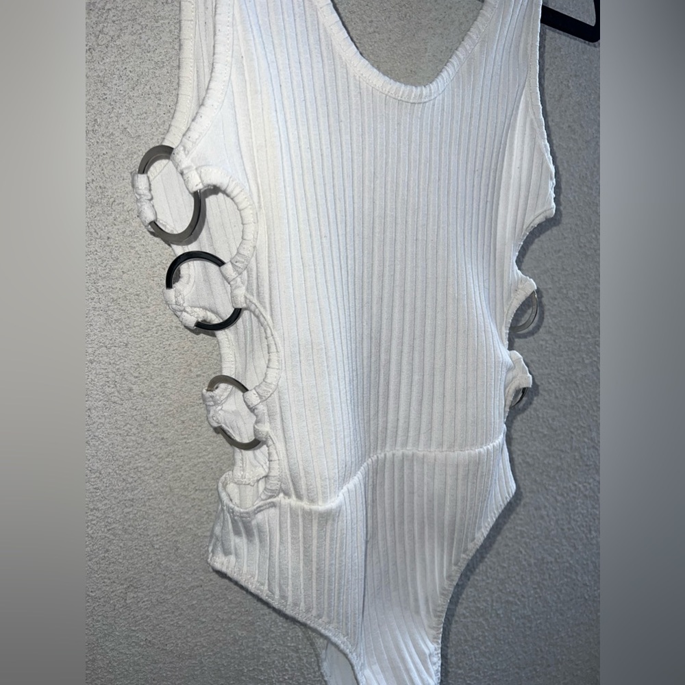 Forever 21 Bodysuit Top in White sz Small